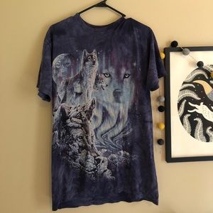 The Mountain Vintage Novelty Wildlife Wolf T-Shirt